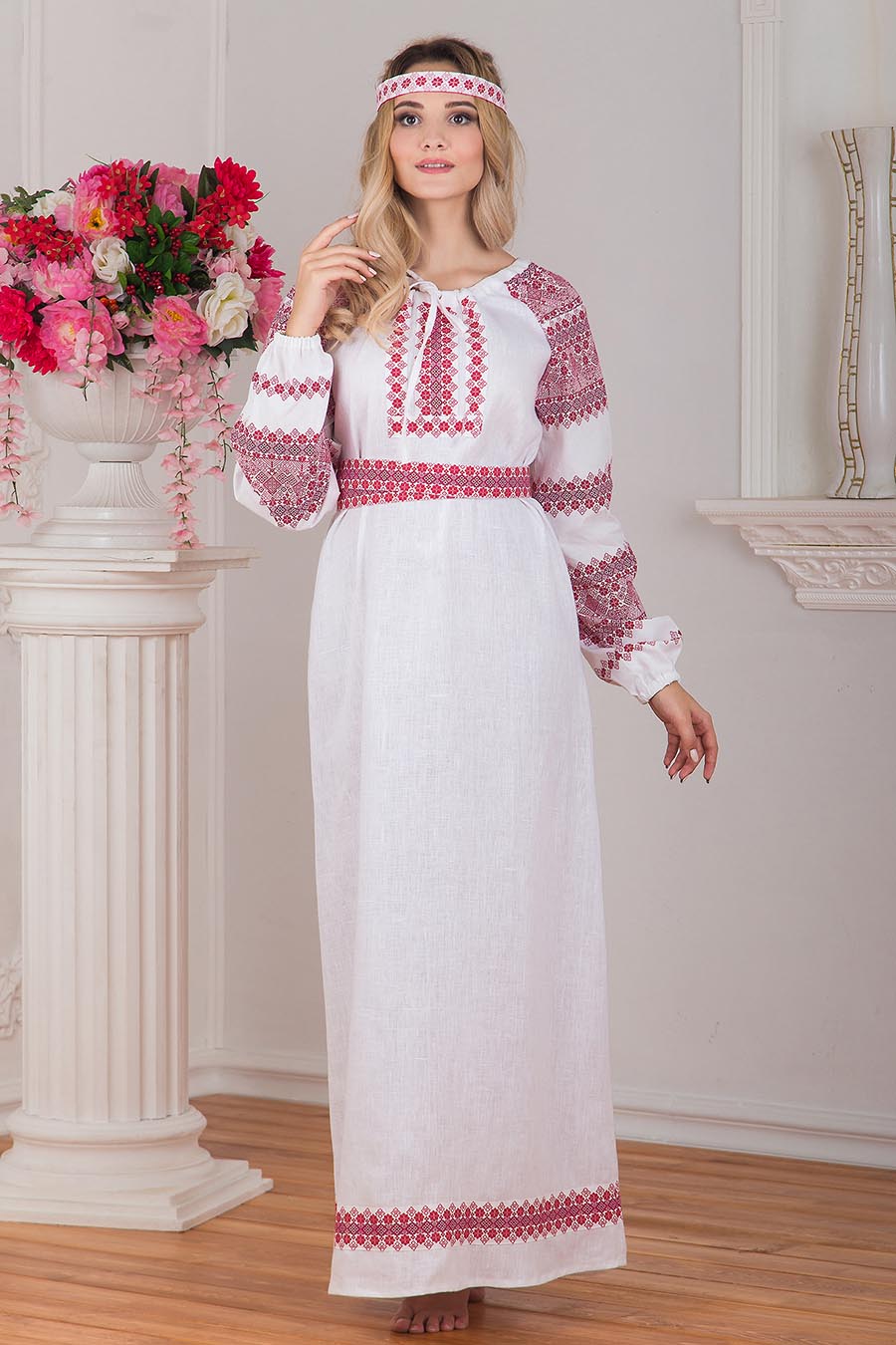 Women in Slavic costumes in Koyang